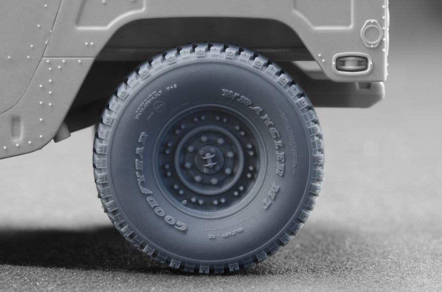 HMMWV MT 24-bolt Ordinary Wheel Set for ICM, Academy, 1:35