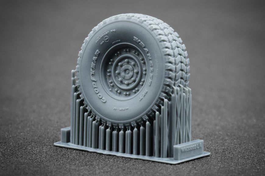 HMMWV MT 24-bolt Ordinary Wheel Set for ICM, Academy, 1:35