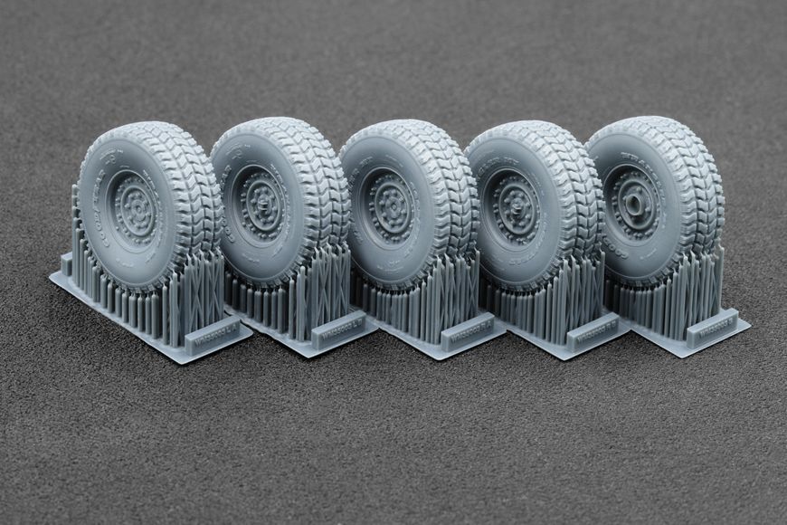 HMMWV MT 24-bolt Ordinary Wheel Set for ICM, Academy, 1:35