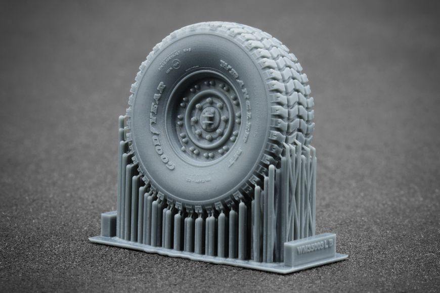 HMMWV MT 24-bolt Ordinary Wheel Set for ICM, Academy, 1:35