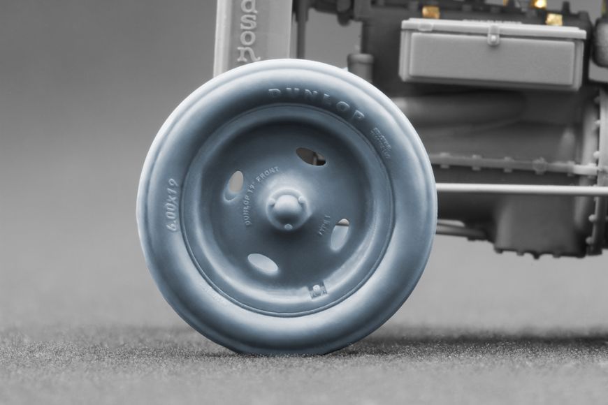 Fordson N Industrial Tractor набір коліс Super Rib & R-1, 1/35 WW-35005 фото