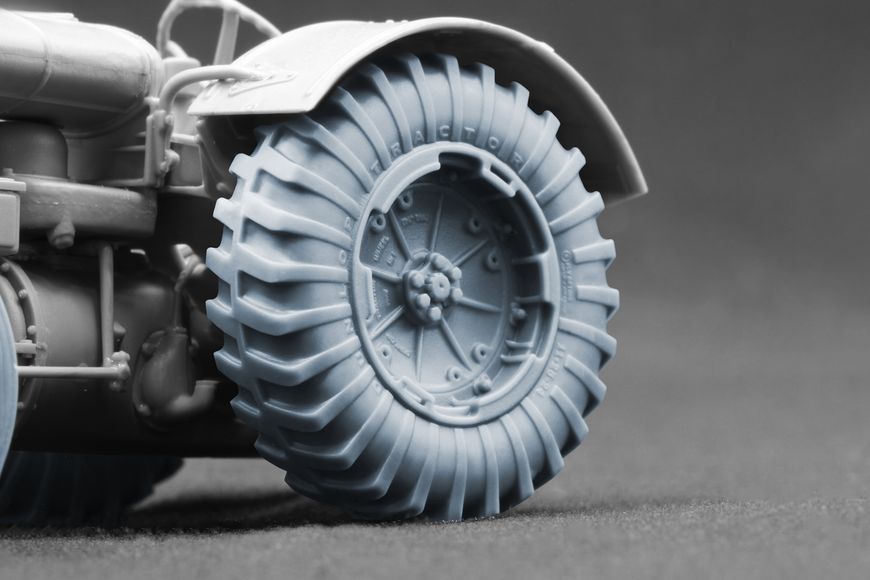 Fordson N Industrial Tractor набір коліс Super Rib & R-1, 1/35 WW-35005 фото