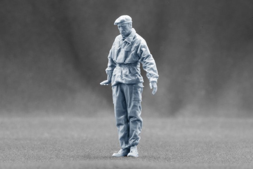 British Stalwart Commander in Cockpit, figure, 1:35
