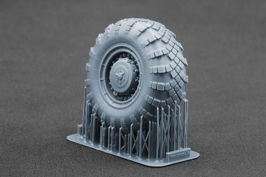 MAZ-543/MAZ-7310 V-203 Ordinary Wheel Set for Trumpeter and Meng, 1:35