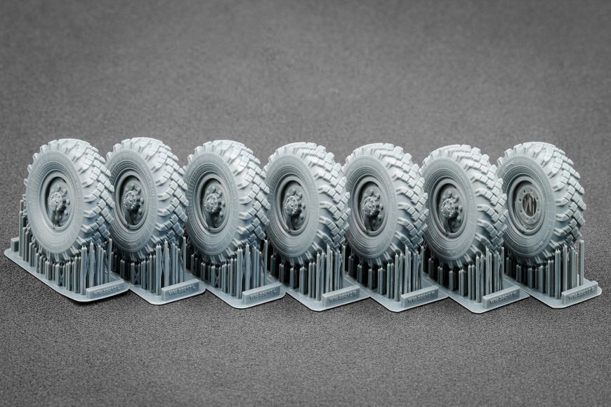 ZIL-131 KI-113 Ordinary Wheel Set for ICM, 1:35