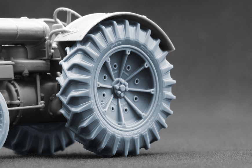Fordson N Farm Tractor Ordinary Wheel Set (Super Rib & R-1), 1:35