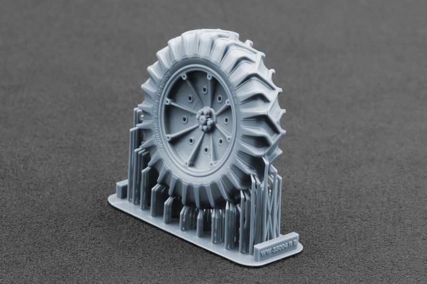 Fordson N Farm Tractor Ordinary Wheel Set (Super Rib & R-1), 1:35